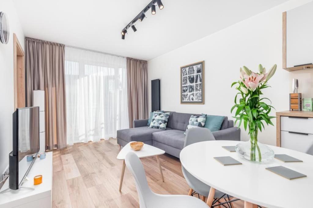 Modern Riverside Apartment With Free Parking Space Szczecin Extérieur photo